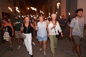 260908010938_FGF5118
