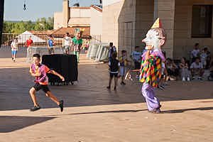 260902183030_FGF5400