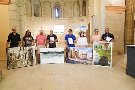 personas celebrando diferentes actividades en fiestas