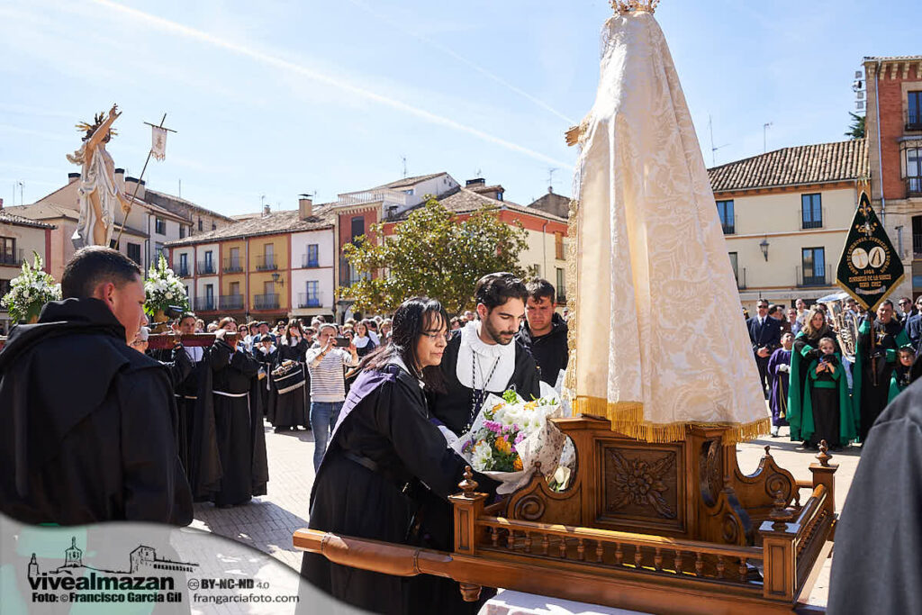 Procesión del Encuentro del Domingo de Resurrección en Almazán